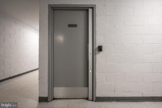 Building Photo - 3709 S George Mason Dr