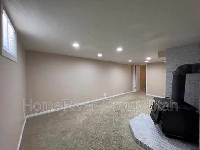 Building Photo - 2155 Westminster Ave