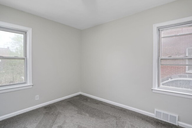 Building Photo - Completely remodeled 3 bed/1 bath Single F...