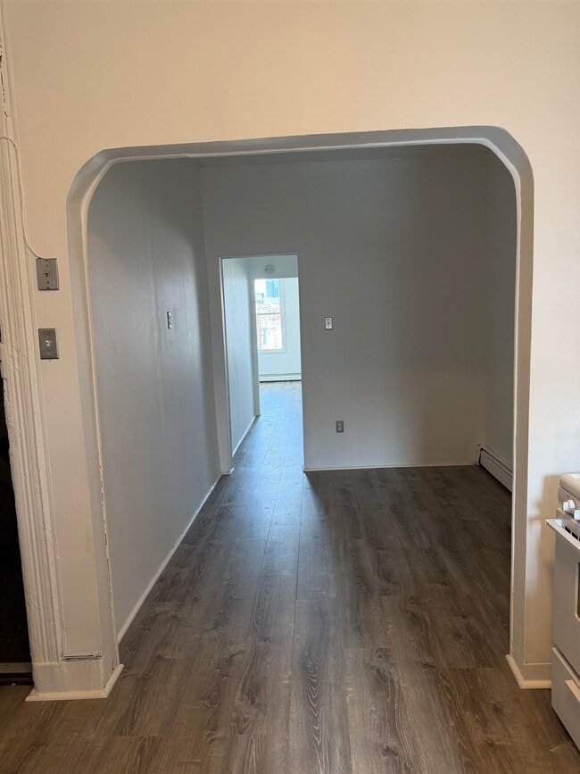 Building Photo - 630 Grand St