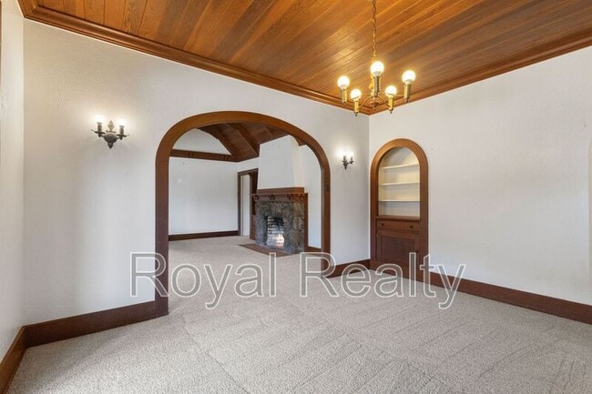 Building Photo - 2910 Nanihale Pl