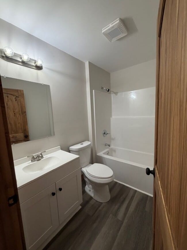 Building Photo - Walland 37886 - Fully remodeled 3 bedroom, 2 bath home - Contact Ed Johnson (865) 924-5045