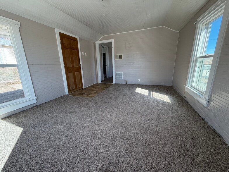 Building Photo - 215 Wyoming St