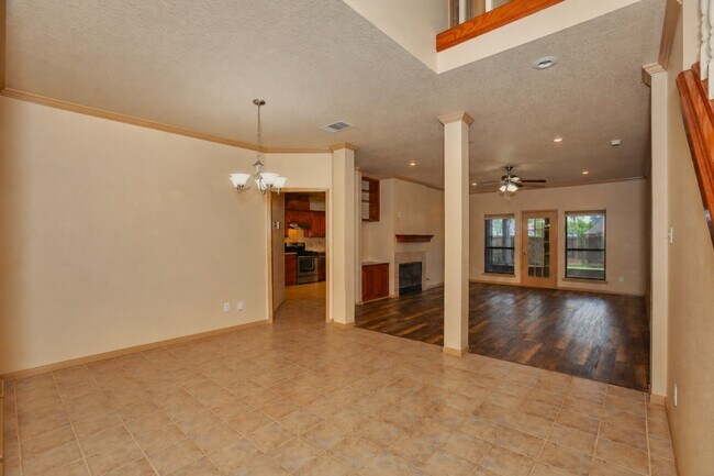 Building Photo - 112 Portulaca St
