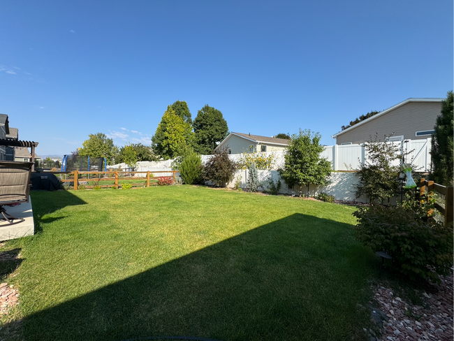 Building Photo - Gorgeous 4 Bed, 3.5 Bath Home | 3,100+ Sq ...