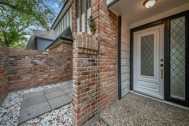 Building Photo - 1407 Sherfield Ridge Dr