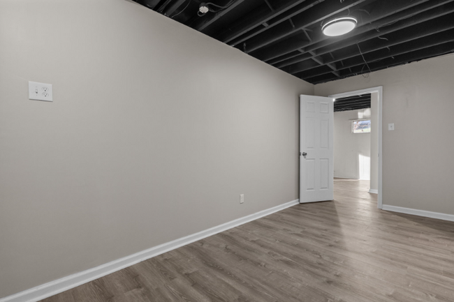 Building Photo - 401 S Ballas Rd