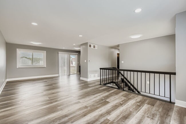 Building Photo - 5611 Allemong Dr