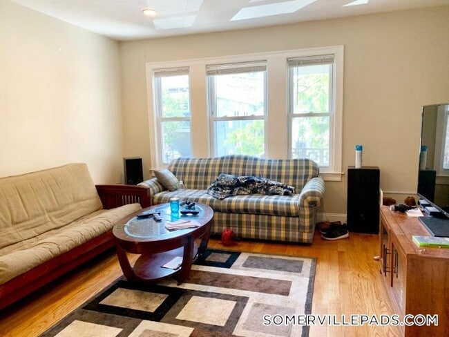 Building Photo - 27 Fairfax St