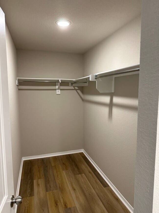 Building Photo - Pre-Leasing Now! Discover Spacious Living in This 4-Bedroom, 2-Bath Cabot Home