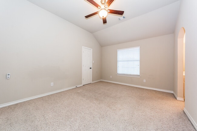 Building Photo - 716 Sugar Valley Rd