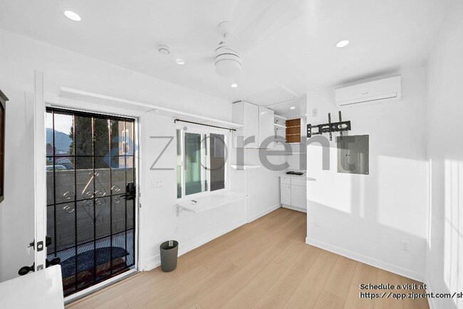 Building Photo - 2755 Sanborn Ave