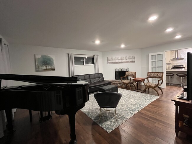 living room - 10813 Hubbard Way