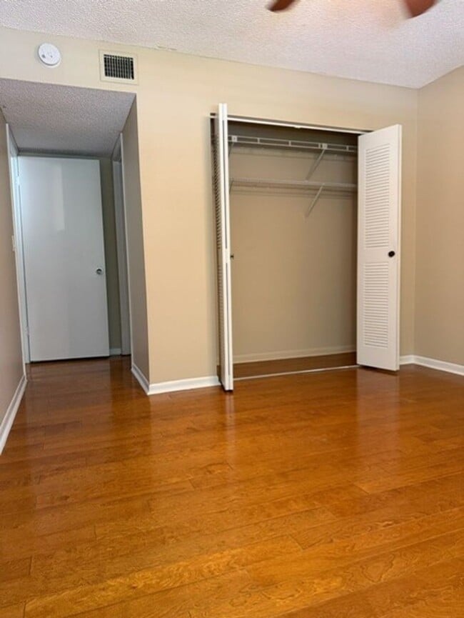 Building Photo - 130 Jasmine Woods Ct