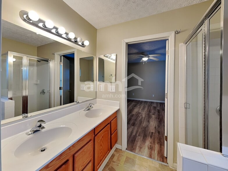 Building Photo - 42 Purple Finch Loop