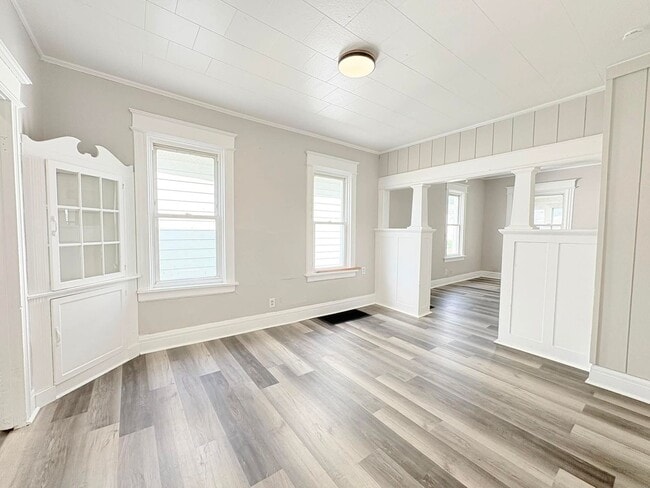 Building Photo - 2552 Foraker Ave