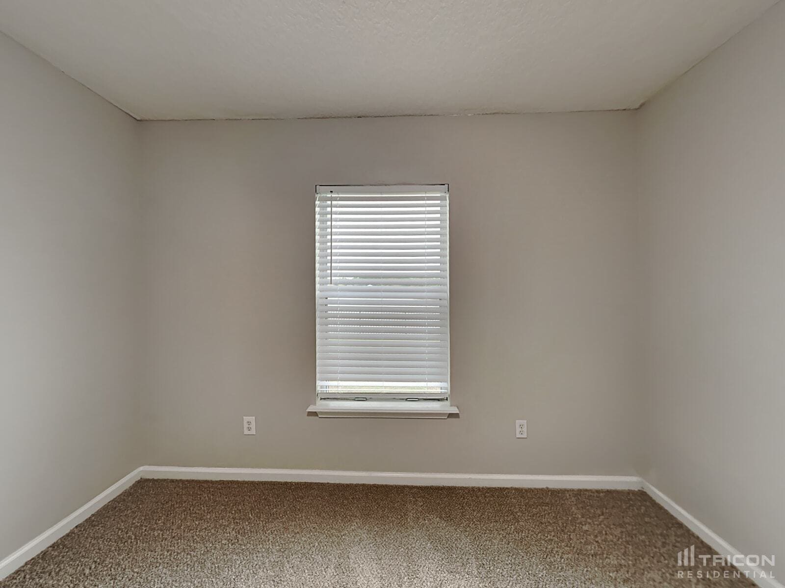 Building Photo - 9209 Redtail Dr