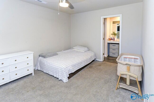 Building Photo - 110 Olde Hearth Rd