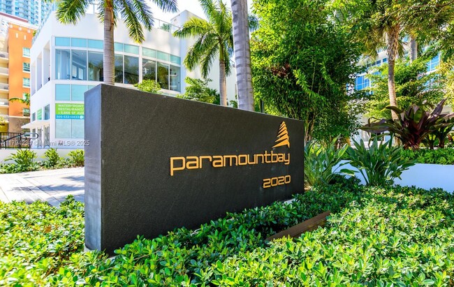 Building Photo - 2020 N Bayshore Dr