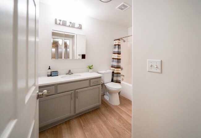 Building Photo - Summerwood