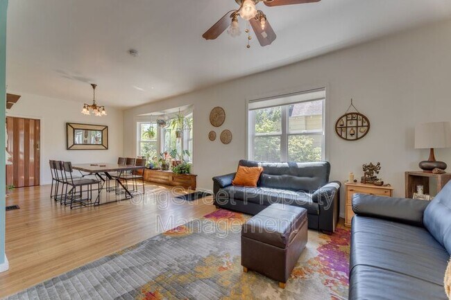 Building Photo - 5236 NE 18th Ave