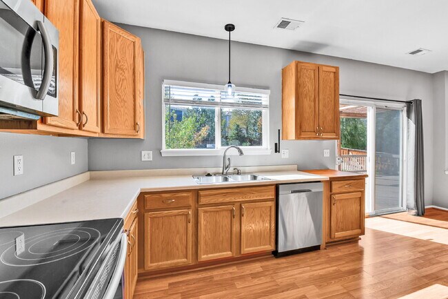 Building Photo - $2,995 - 4 Bed, 2.5 Bath Home in Parker wi...