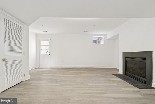 Building Photo - 1109 Pomelo Ct
