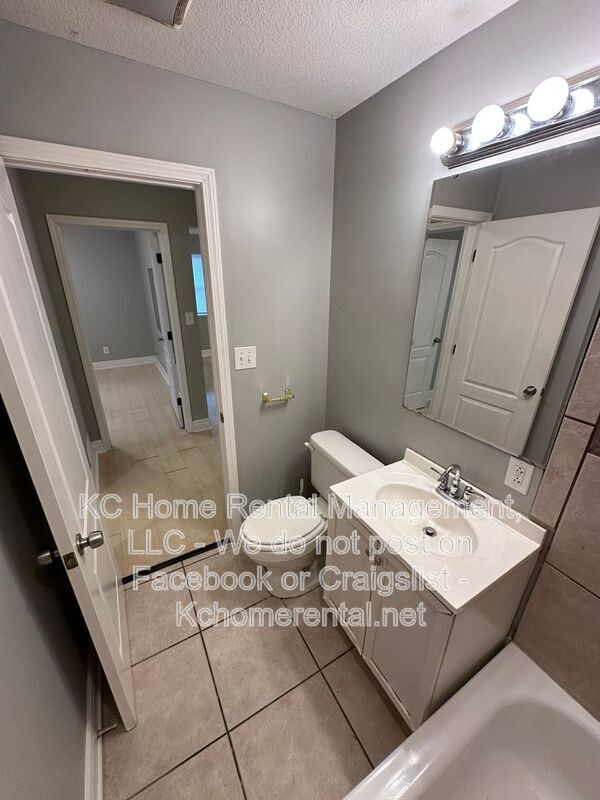 Building Photo - 4343 Myrtle Ave