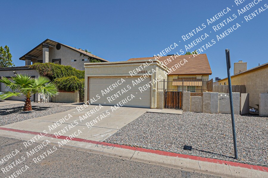 Building Photo - 10021 N 66th Ave