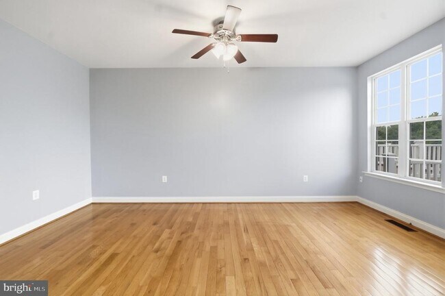 Building Photo - 899 Stonefield Square NE