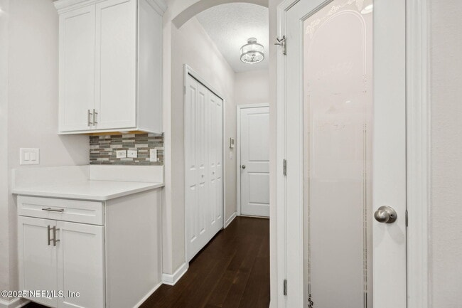 Building Photo - 2719 Chapman Oak Dr