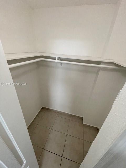 Building Photo - 606 W 81st St