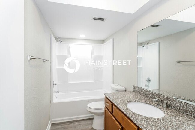 Building Photo - 3 Bedroom Pet-Friendly Home in LAKELAND, F...