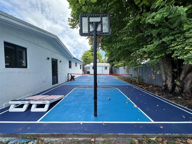 Building Photo - 9426 Caribbean Blvd