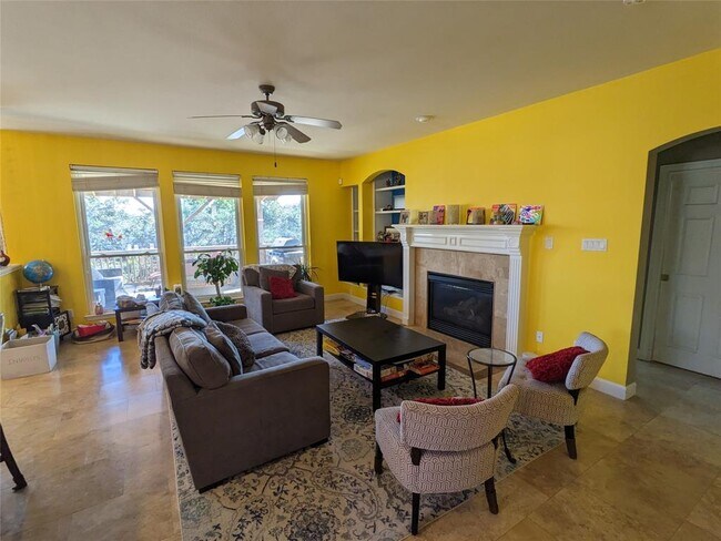 Building Photo - 7306 Ellaview Ln