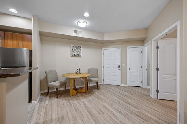 Building Photo - 6900 E Princess Dr