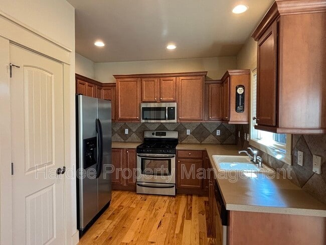 Building Photo - 6251 W Geneva St