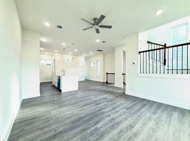 Building Photo - 6717 St Augustine St