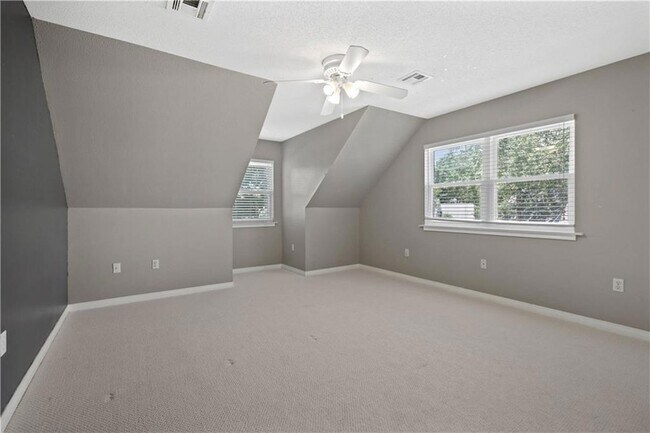 Building Photo - 133 Louise Dr