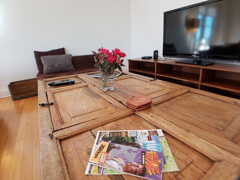 Building Photo - 915 Haywood Rd