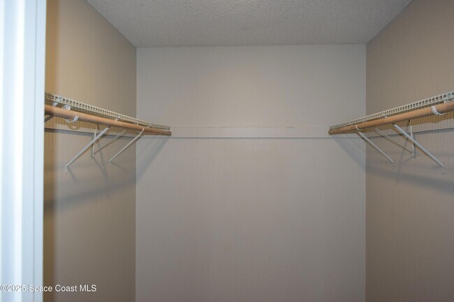 Building Photo - 326 Decordre Rd SE