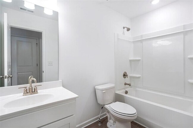 Building Photo - 5740 Thornton Dr