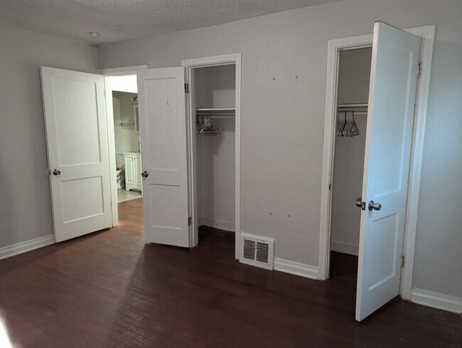 Building Photo - 605 Abston St