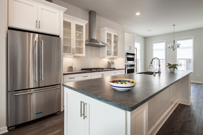 Building Photo - 1770 Violet Ridge Pl