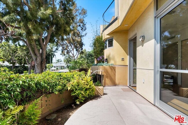 Building Photo - 2301 10th St