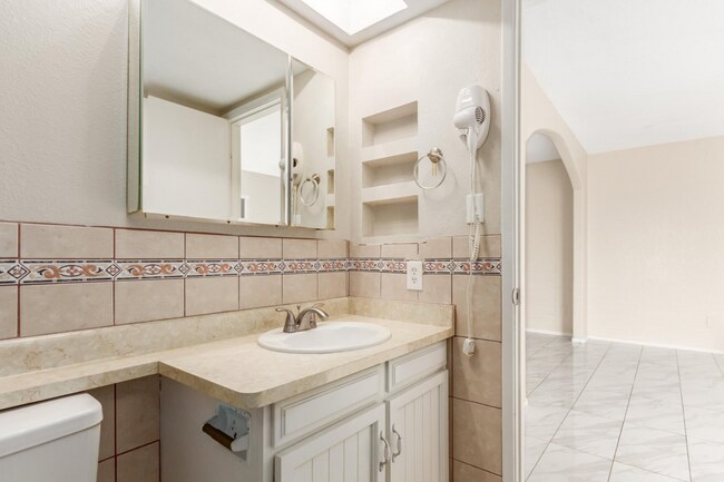 Building Photo - Great Chandler location with no HOA!!!