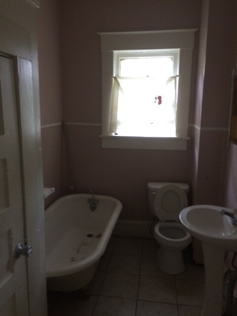 Building Photo - SPECIAL!!!