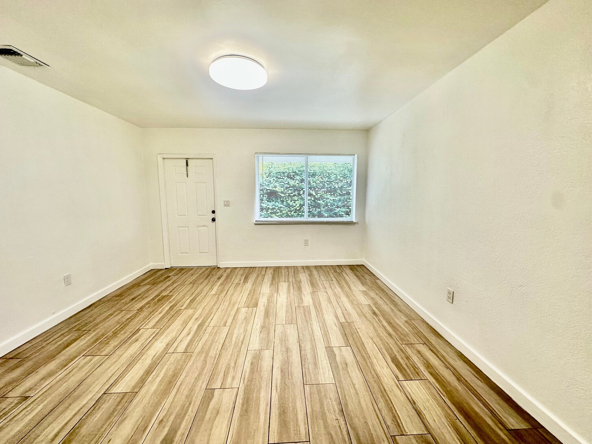 Building Photo - 60 NW 42nd St