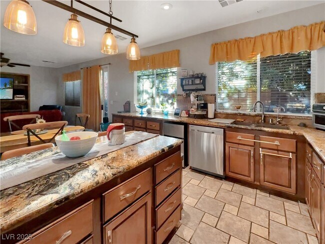 Building Photo - 211 Belle Isle Ct