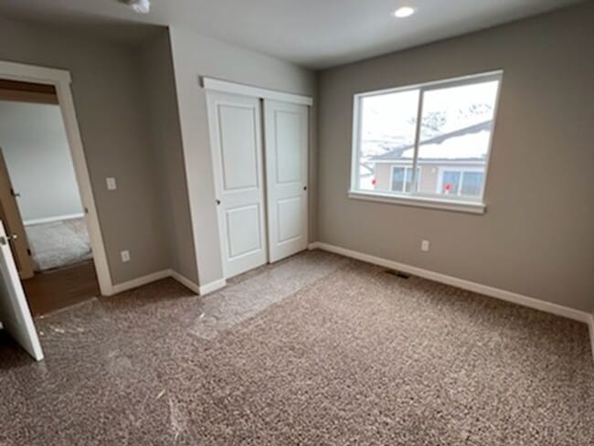 Building Photo - Luxury 3 bedroom, 2 bath home with double garage!